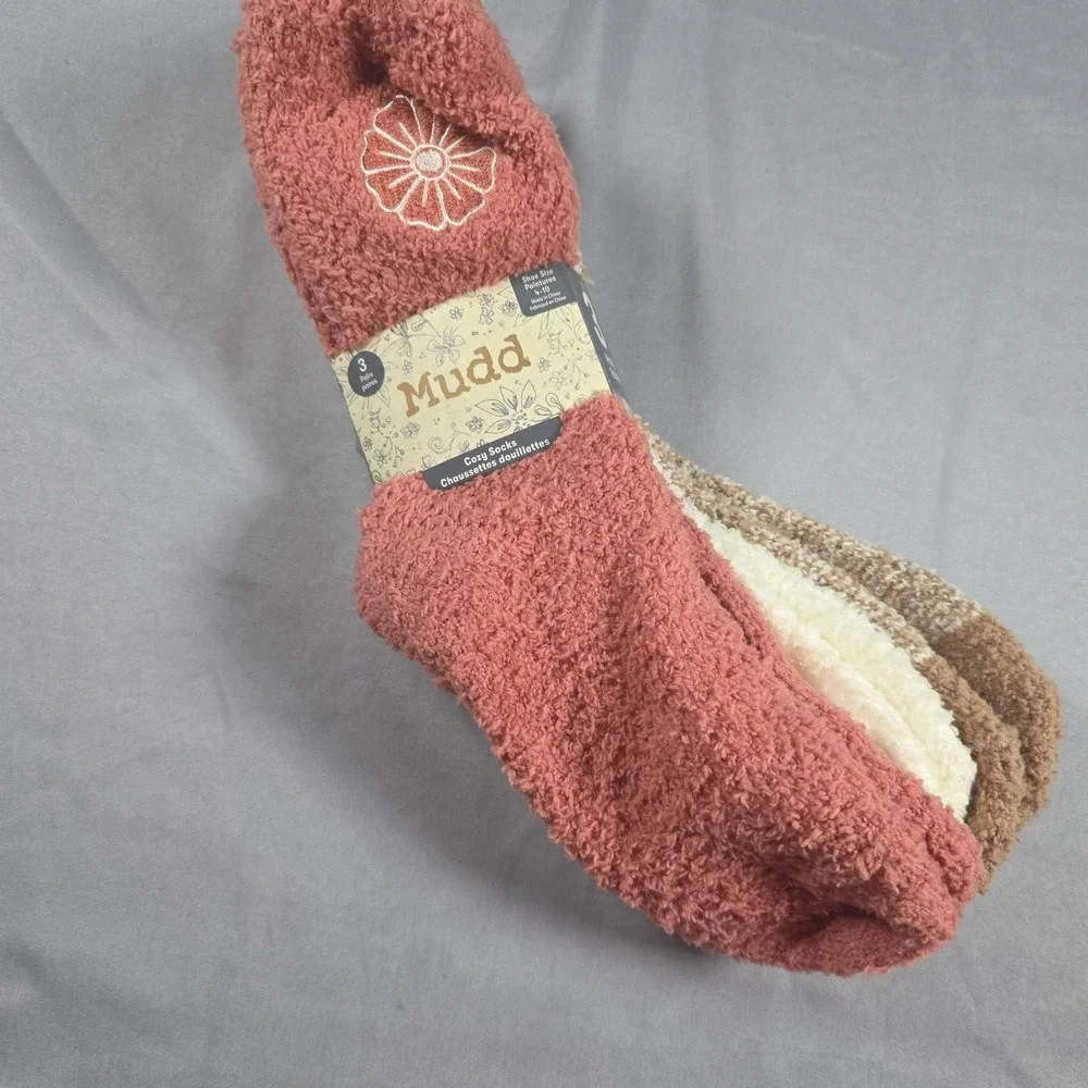 Mudd 3 Pack Cozy Crew Socks Size 4-10 NWT
